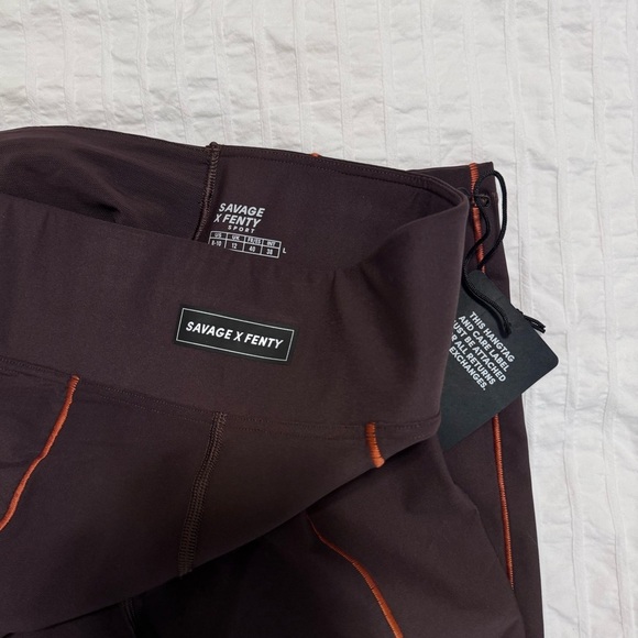 Savage X Fenty High-Waist Leggings with Pockets | Size 8-10 | Chocolate Brown - Picture 2 of 2